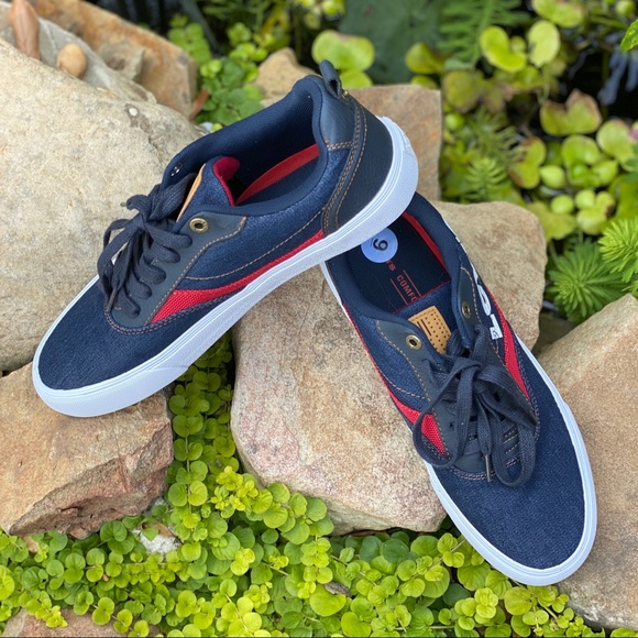 Levi’s Lance LO Anti Low Top Navy/Red Sneakers